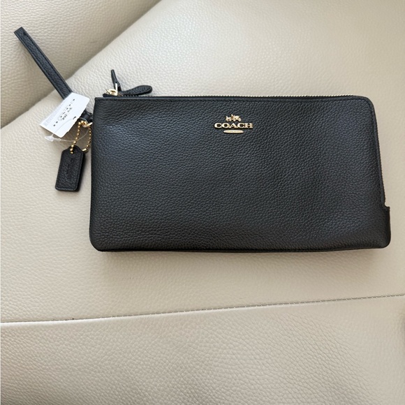 ♥️Coach Black Pebbled Leather Clutch♥️ - Picture 1 of 4